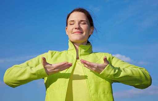 Discover 10 natural ways to relieve stress and restore energy, helping to improve mental health without the use of medication.