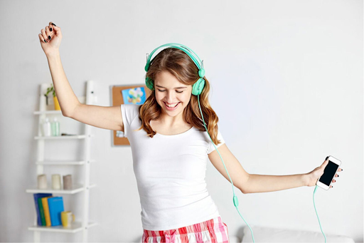 Discover 10 natural ways to relieve stress and restore energy, helping to improve mental health without the use of medication.